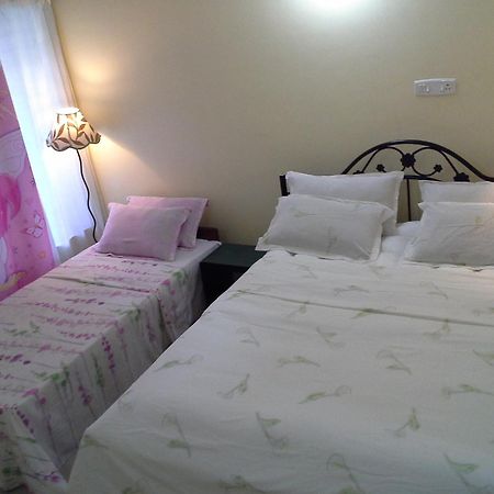 Elegant Shades Apartment Colva Room photo